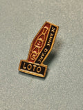 Vintage pin's Loto Tabac Jeanne d'Arc émaillé collection rétro (Ref 17)