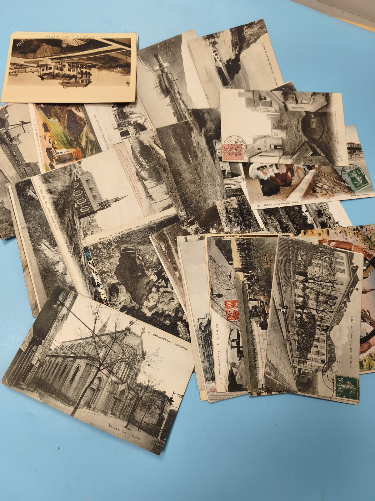 Lot cartes postales anciennes CPA divers lieux France, noir et blanc vintage