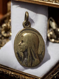 Médaille religieuse ancienne Vierge Marie, finition dorée, pendentif vintage