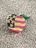 Pin's vintage pomme drapeau USA émaillé, étoile américaine (Ref 6)