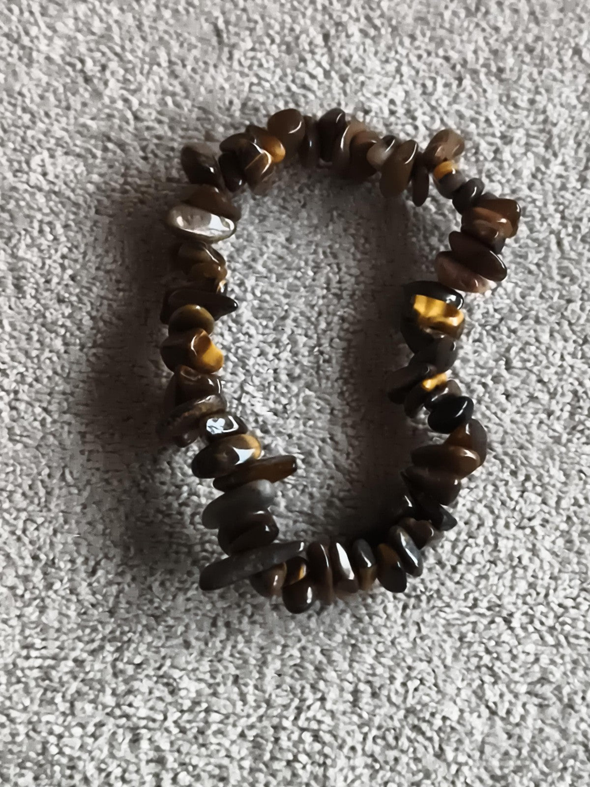 Bracelet chips pierres naturelles marron élastique, perles irrégulières
