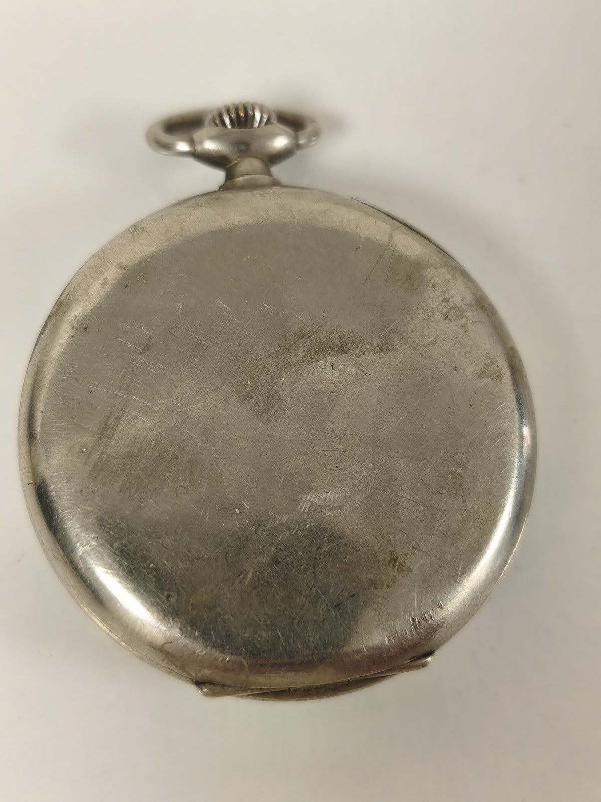 Montre de poche Omega métal argenté, cadran arabe, petite seconde à réviser