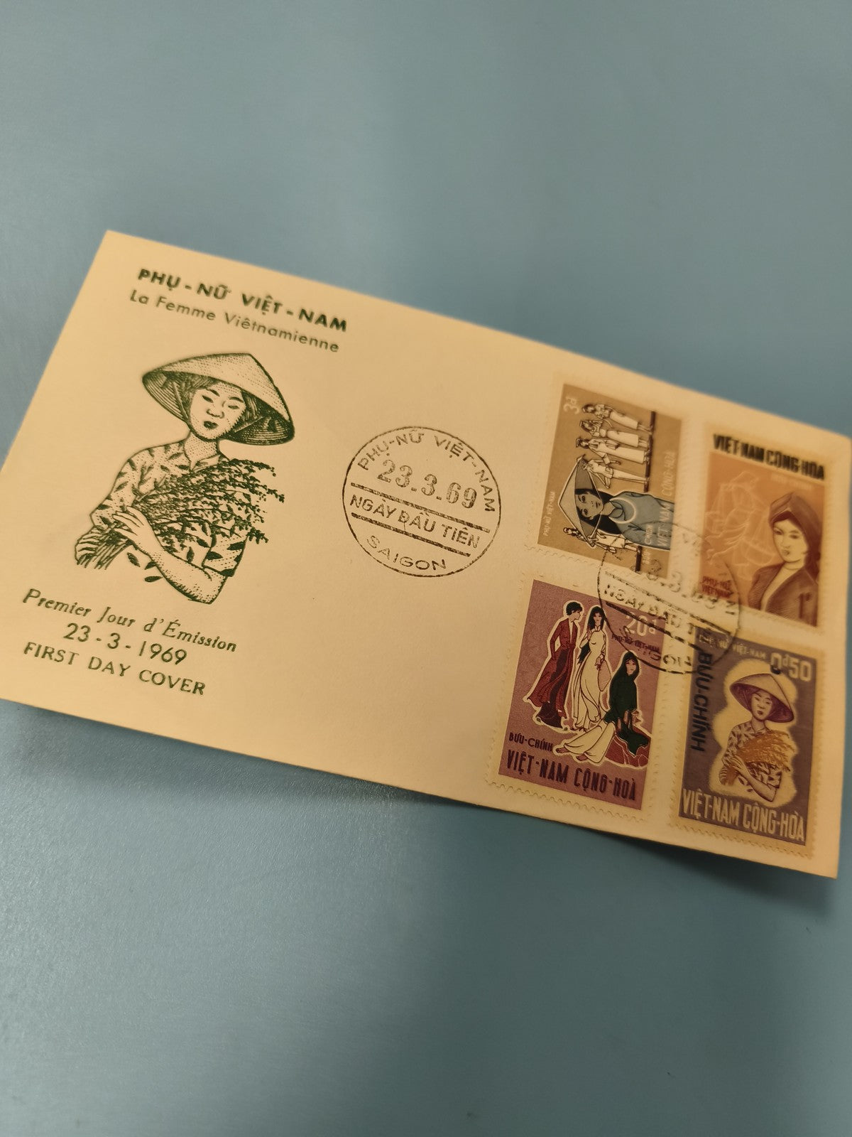 Ancienne enveloppe FDC Vietnam 1969 femmes vietnamiennes timbres illustrés