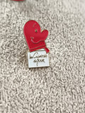 Pin's vintage "Les Cuisinés du Jour" gant rouge cuisine rétro (Ref 8)