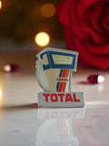 Pin's émaillé vintage TOTAL pompe à essence – Publicité auto rétro rare