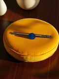 Broche ancienne métal argenté barre cercle bleu vintage début XXe religieux