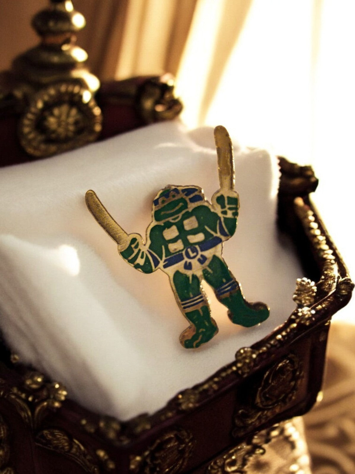 Pin's Tortues Ninja TMNT vintage années 90 – émail vert bleu rétro