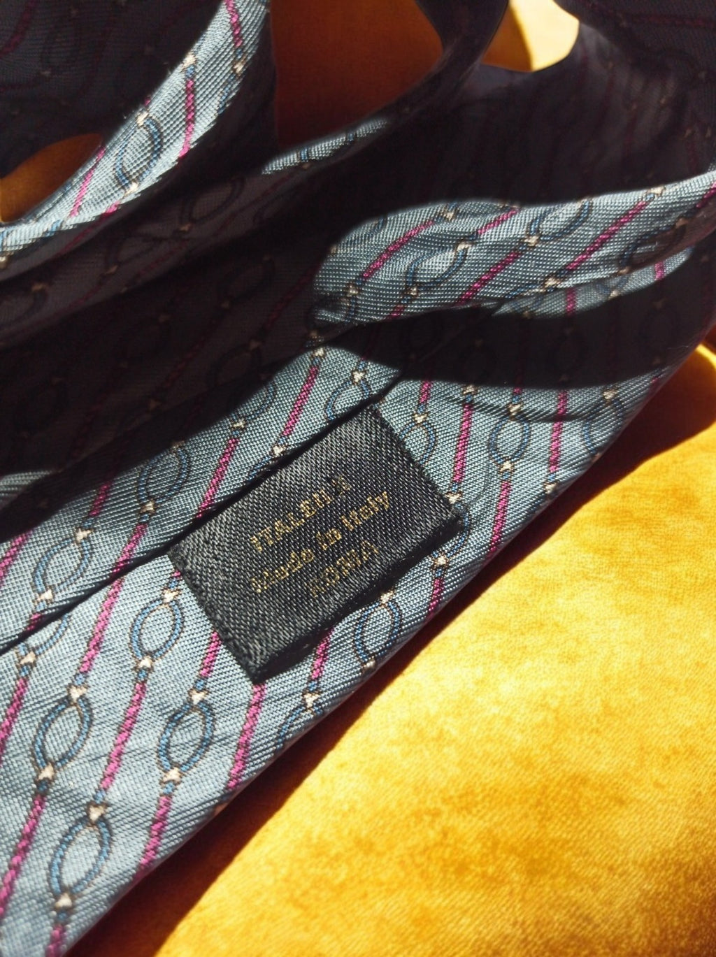 Cravate vintage Roma Italia motif géométrique bleu bordeaux homme rétro