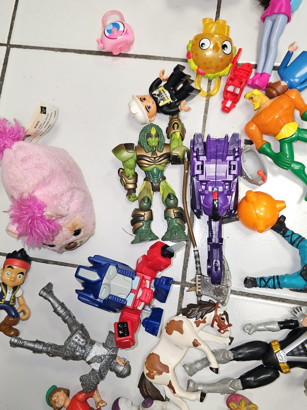 Gros lot jouets anciens et récents à trier vintage collection rétro occasion