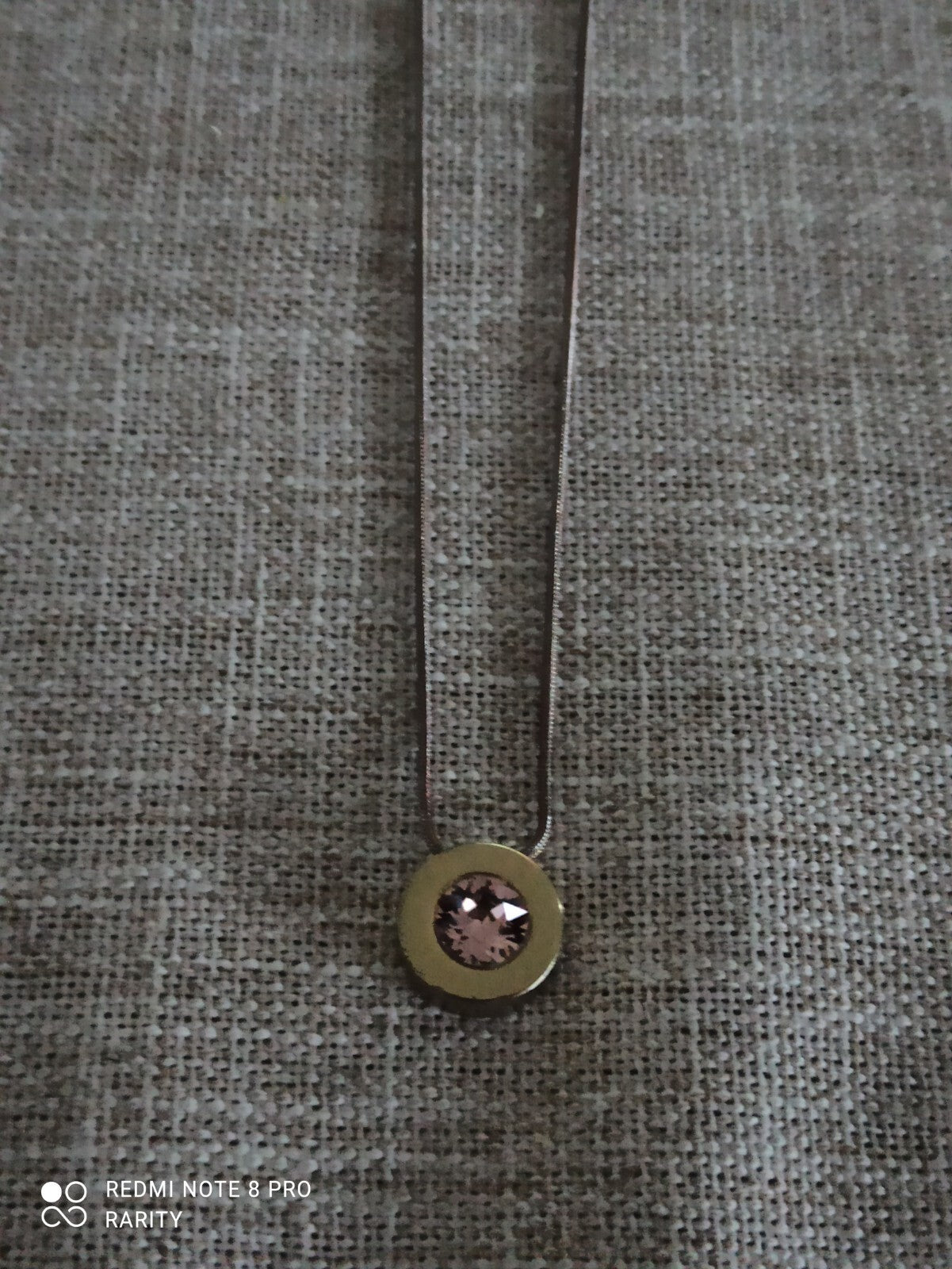 Collier pendentif vintage rond strass clair, bijou fantaisie rétro