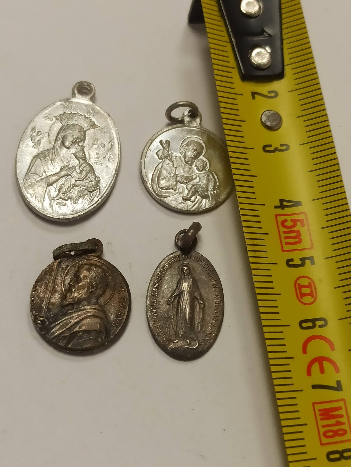 Lot 4 médailles religieuses anciennes vintage catholiques, pendentifs iconograph