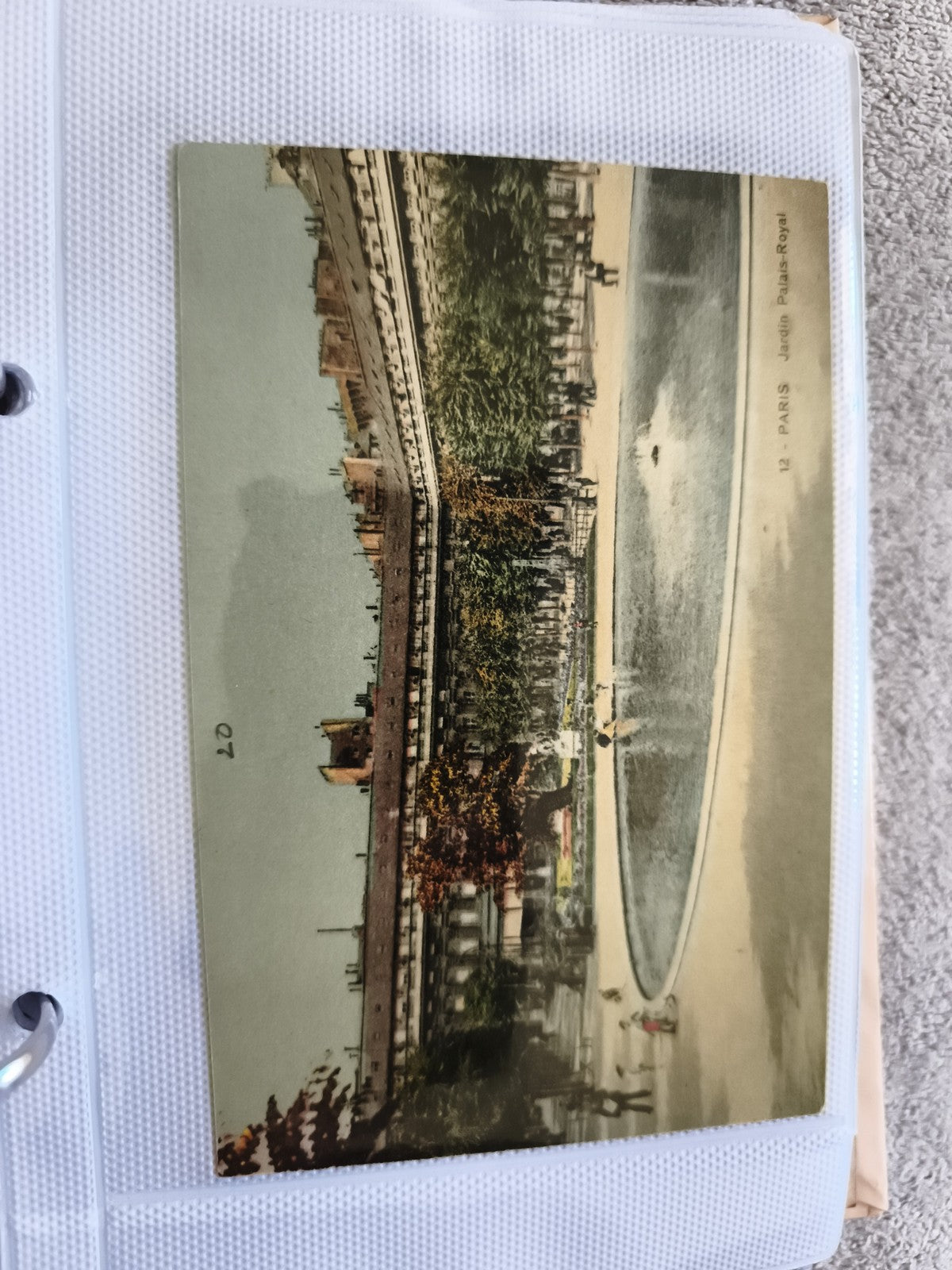 CPA Paris Jardin Palais-Royal fontaine couleur animée carte postale ancienne