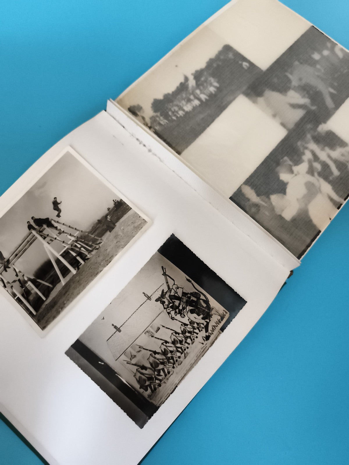 Album photos militaires ancien, classeur photographies soldats, noir & blanc vin