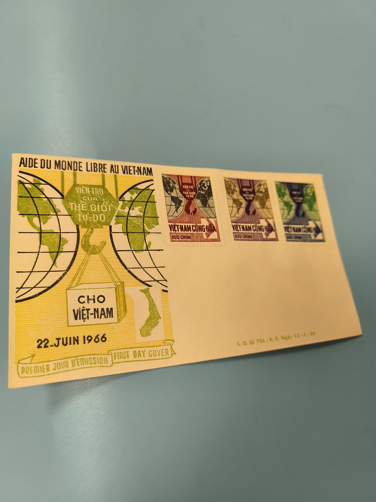 Ancienne enveloppe FDC Vietnam 1966, timbres ?Aide du Monde Libre?, premier jour