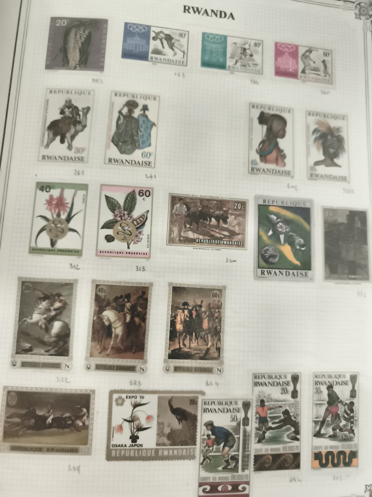 Timbres Rwanda république rwandaise thématiques sports art flore lot philatélie