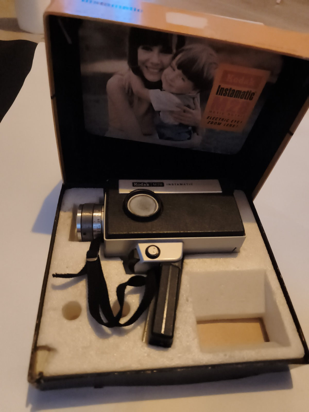 Caméra Kodak Instamatic M26 Super 8 avec poignée, Movie Outfit, étui d'origine