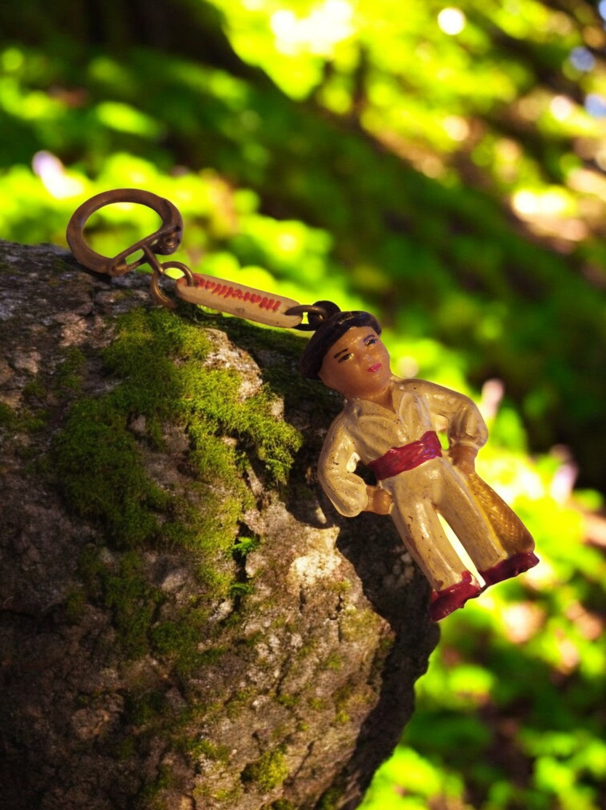 Porte-clés vintage métal judoka figurine publicitaire ancien rare