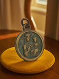Médaille religieuse catholique vintage, Vierge à l’Enfant, aspect patiné