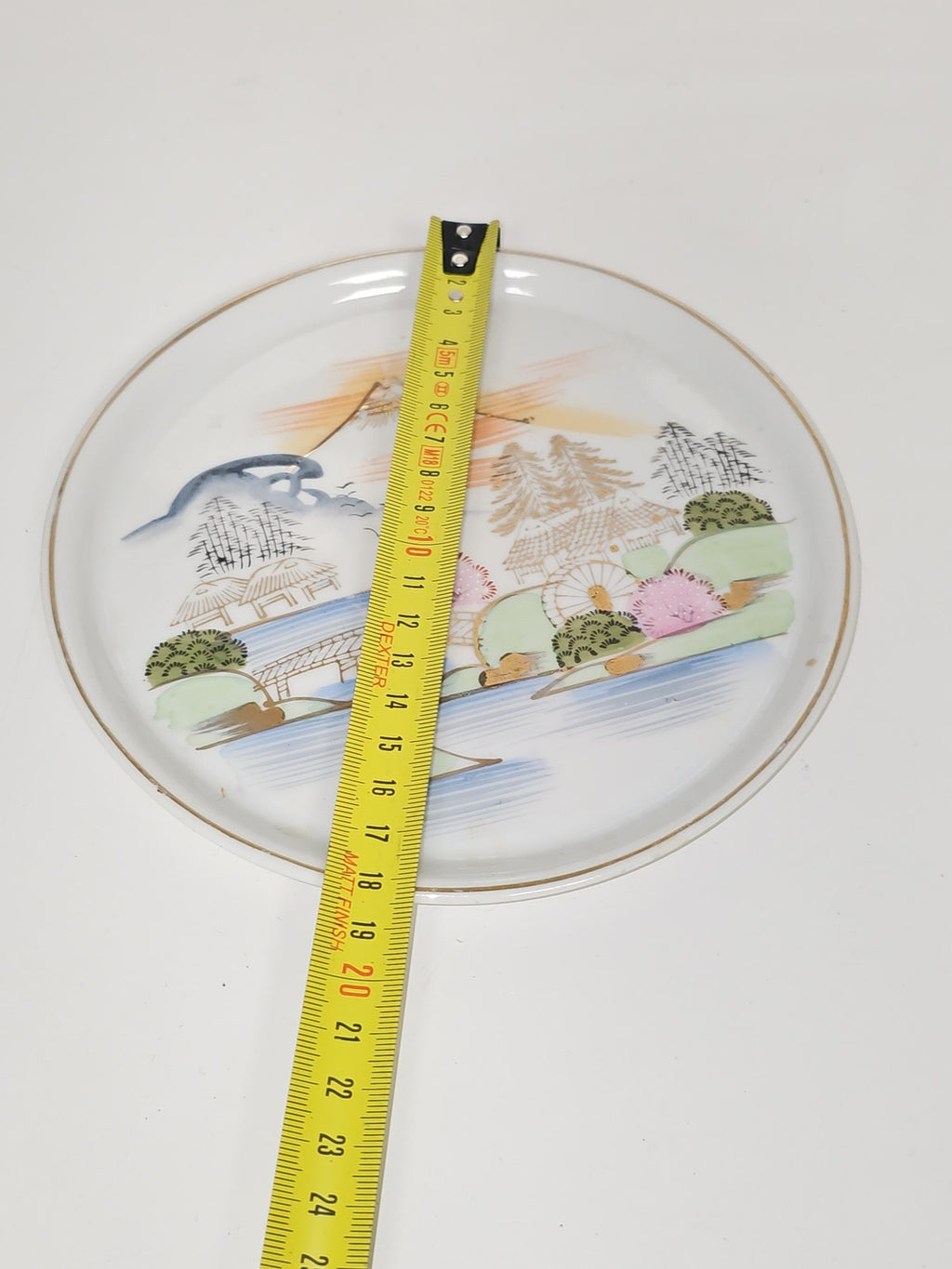 Assiette décorative Kutani Japan peinte main, plat mural japonais signé Kutani