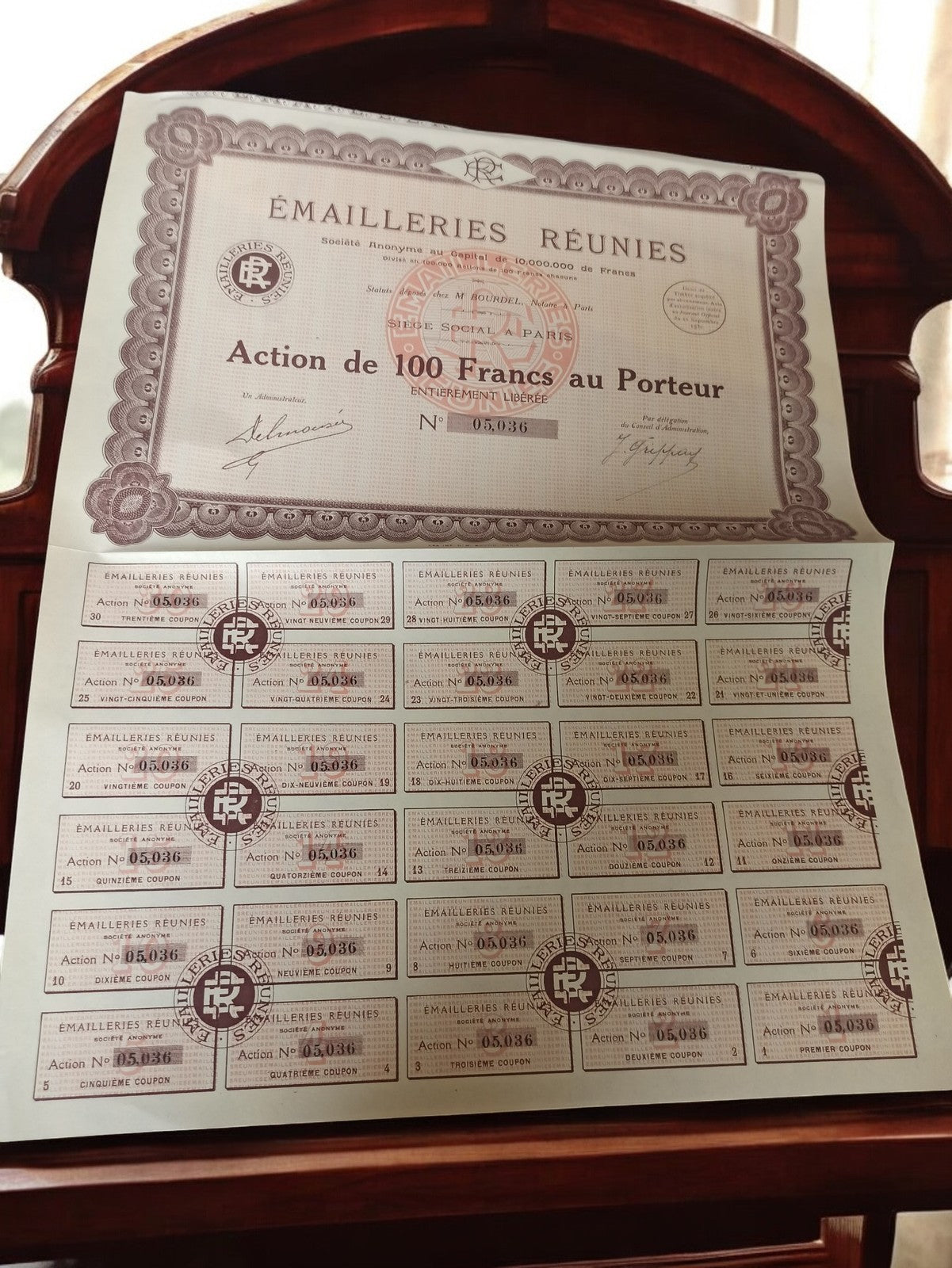 Action Émailleries Réunies 100 Francs ancien document financier vintage