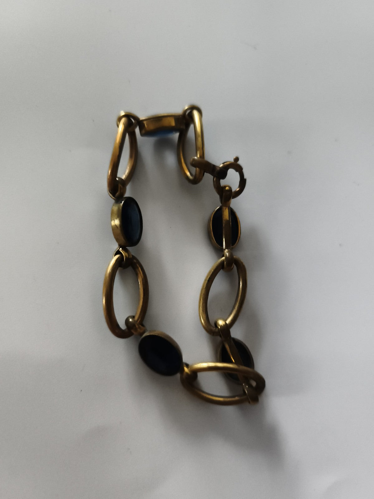 Bracelet ancien maillons ovales laiton et cabochons bleu foncé vintage rétro