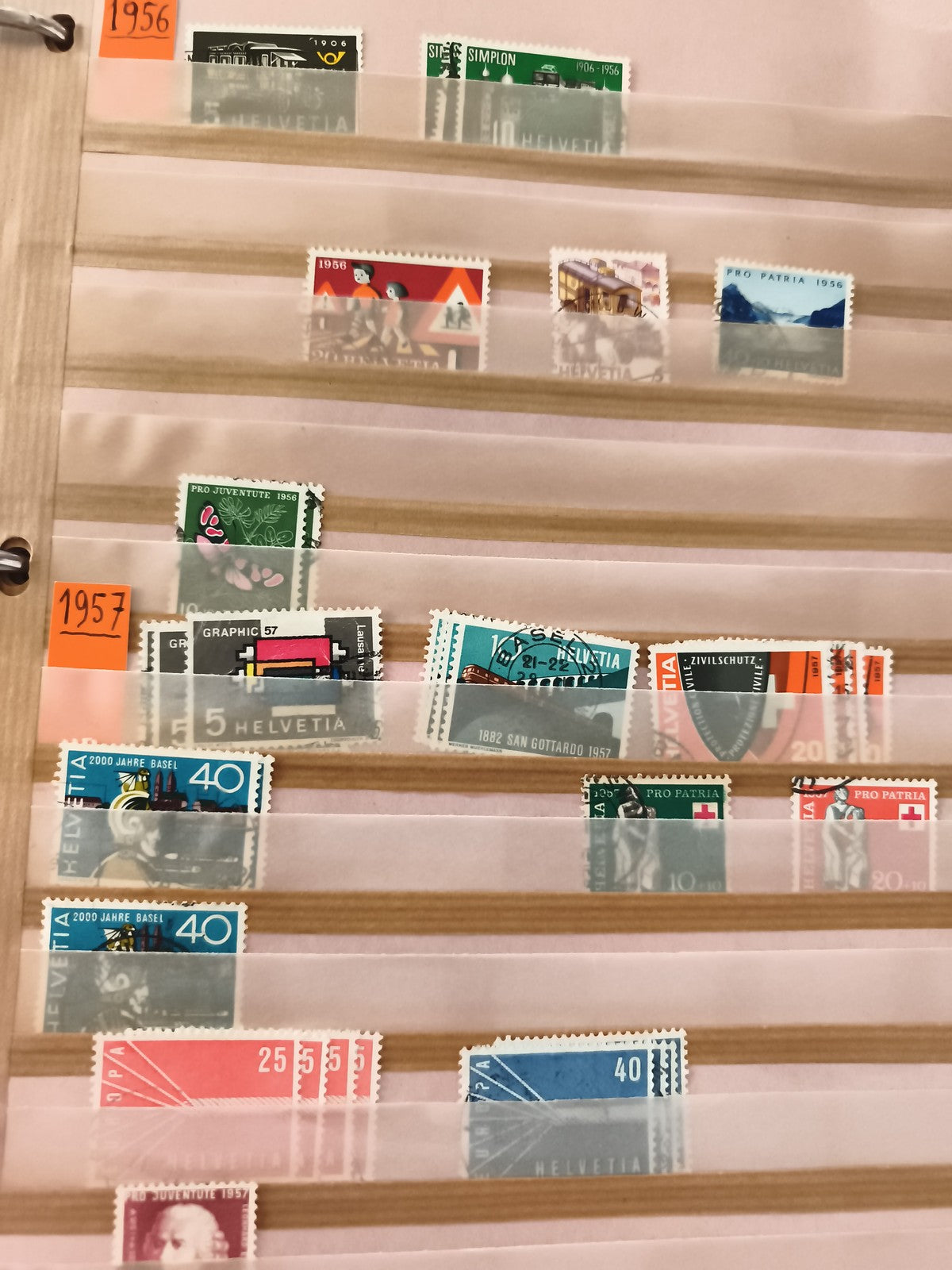 Timbres Suisse Helvetia 1956 1957 Pro Juventute Pro Patria thématiques philatéli