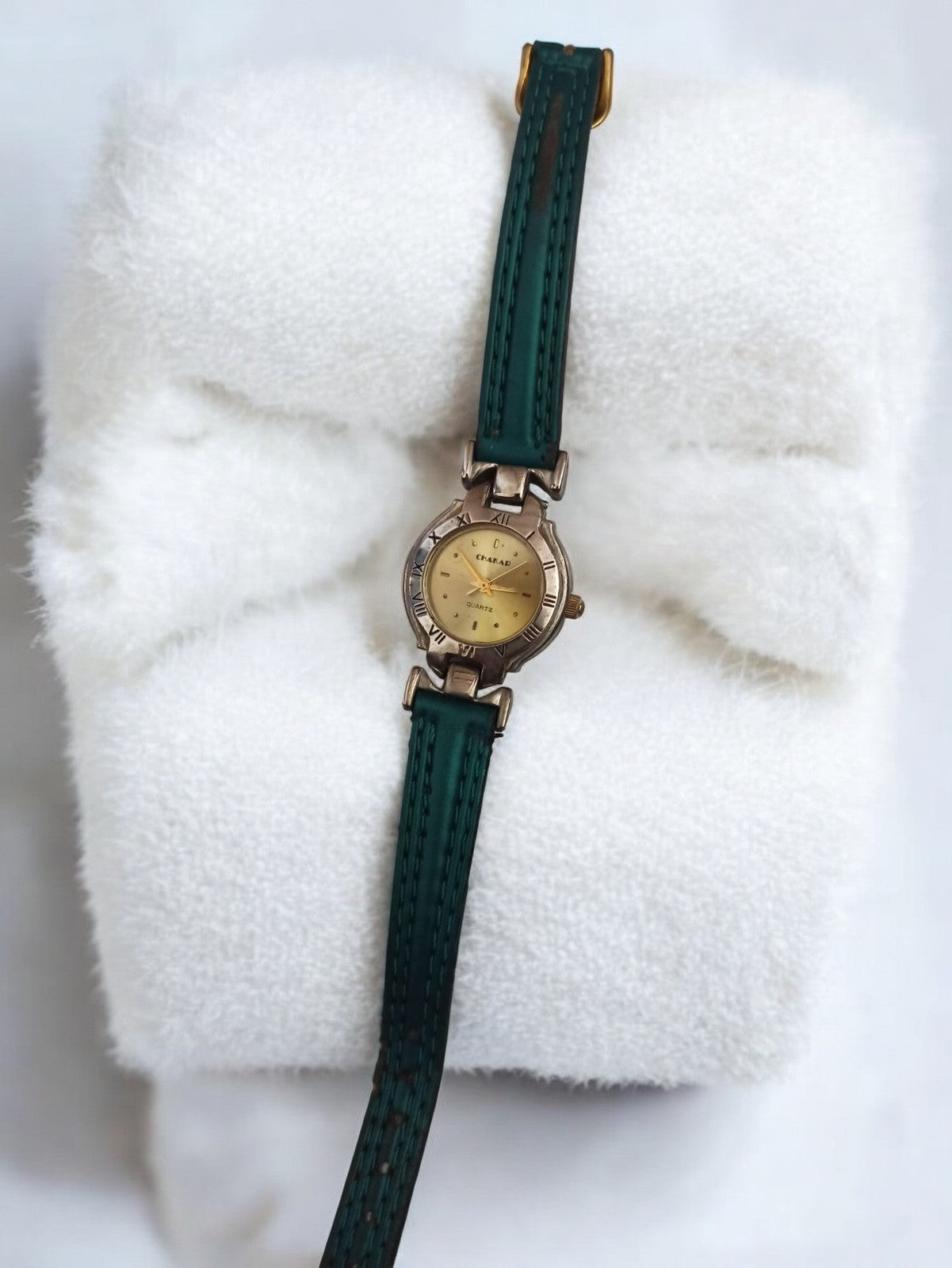 Montre femme vintage Chakar quartz cadran doré bracelet vert rétro ancienne