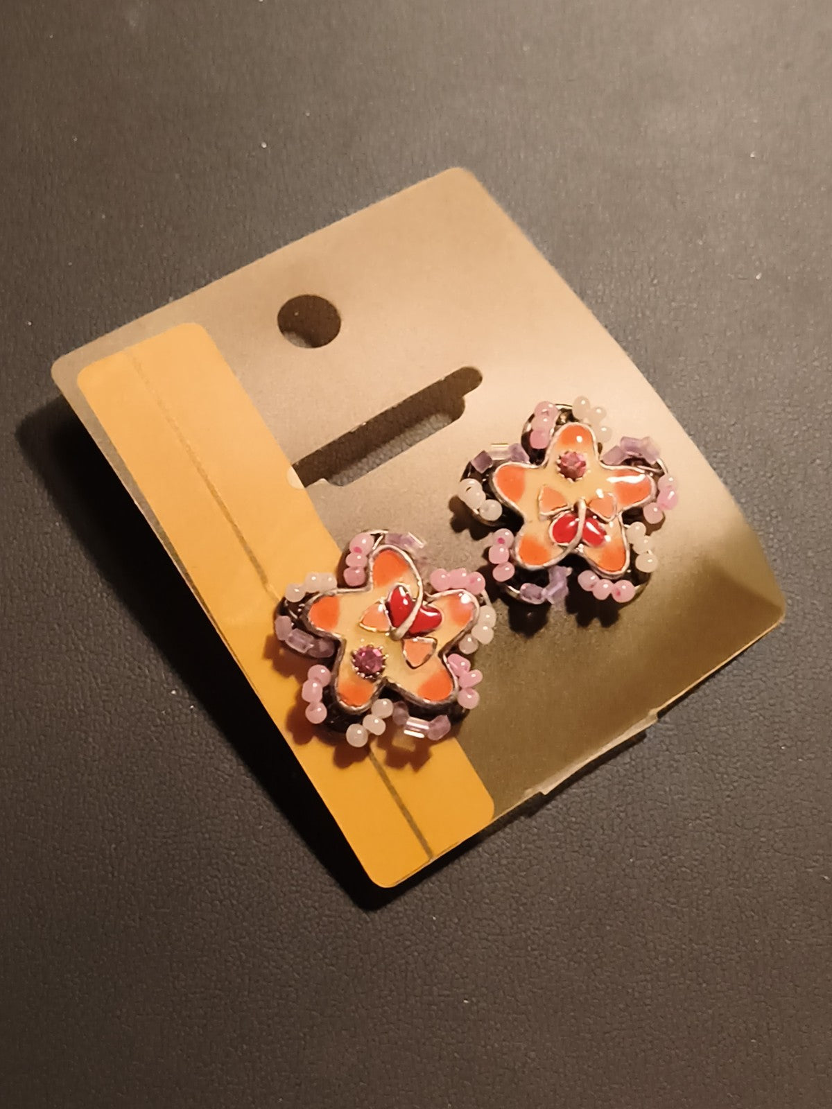 Paire boucles d’oreilles vintage fleurs perles rose orange deadstock clip rétro