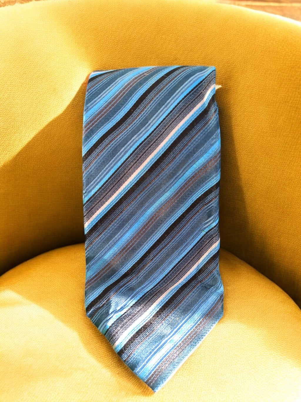 Cravate vintage Armand Thierry soie rayures bleu noir homme rétro chic