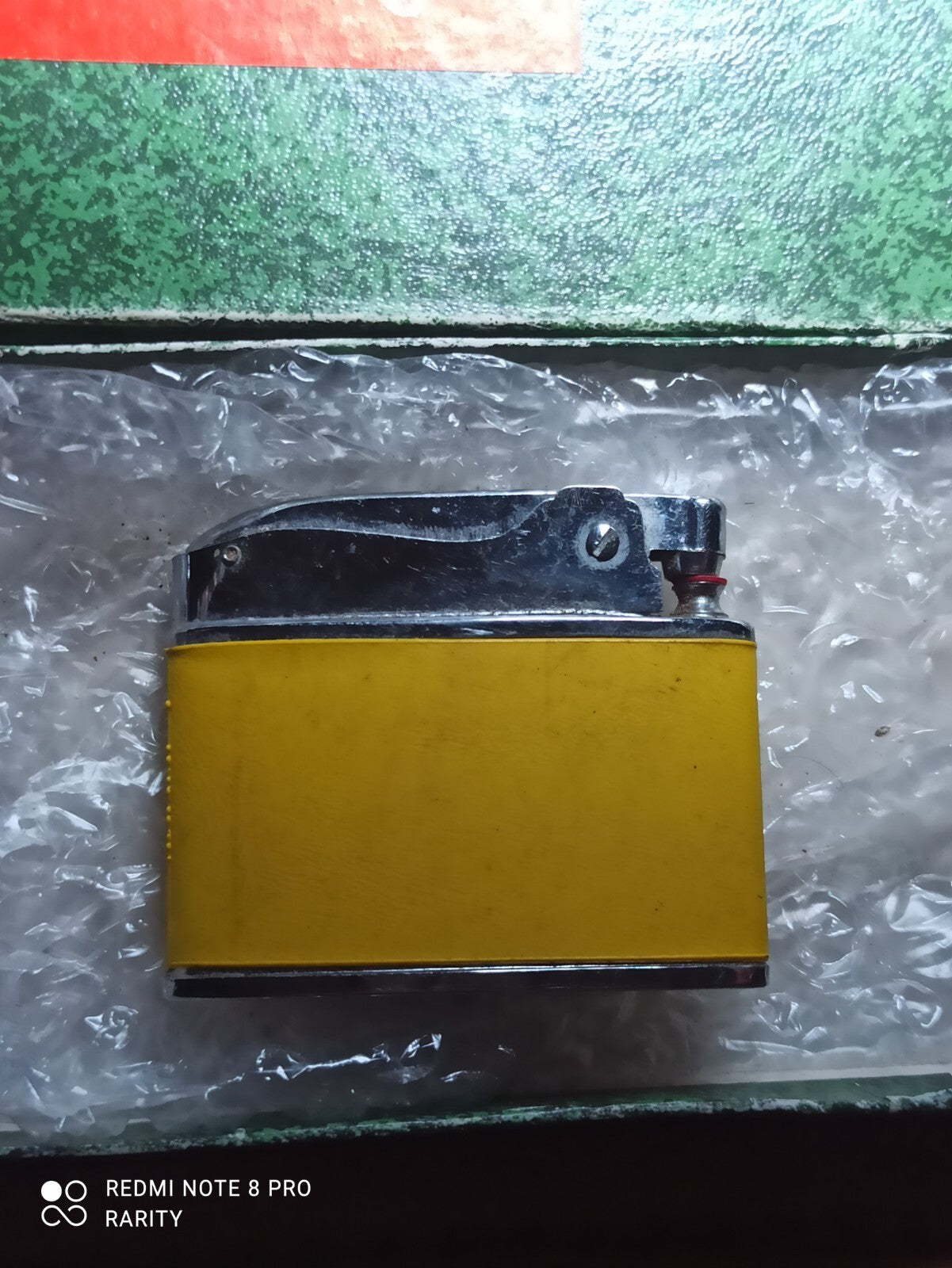 Briquet Joke Joy vintage jaune, style XXe, avec boîte, look Orion