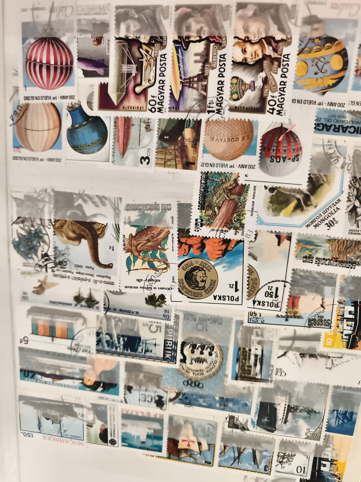 Timbres oblitérés thématiques ballons dirigeables bateaux Hongrie Pologne philat