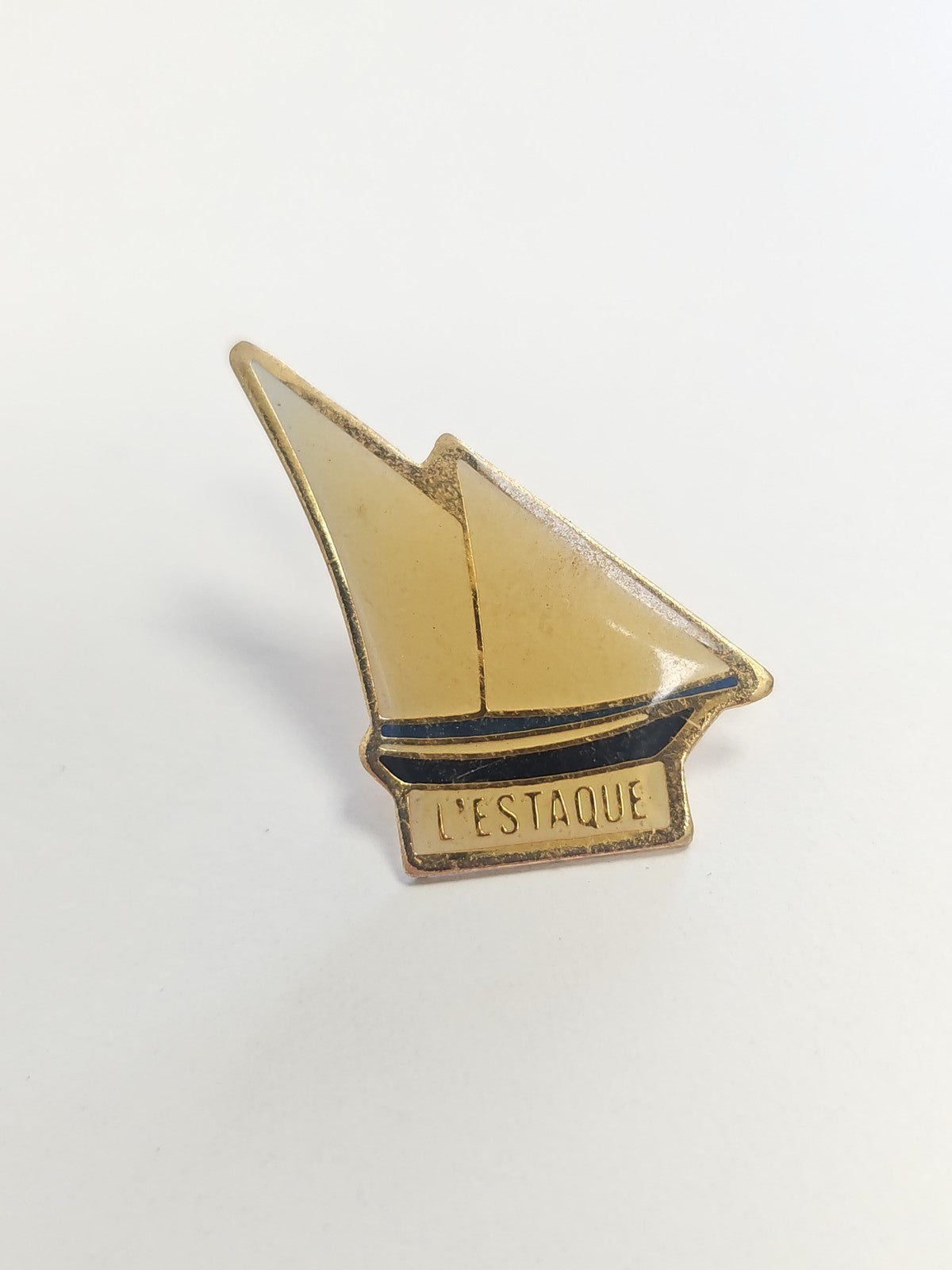 Pin's rétro ancien L'Estaque ? badge collection vintage, souvenir Marseille