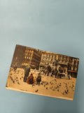 Carte postale ancienne animée Lyon Place des Terreaux Fontaine Bartholdi pigeons