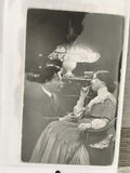 Carte postale ancienne photo scène romantique 1900, intérieur rétro, CPA