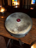 Cloche industrielle ancienne alarme vintage, boîtier métal, témoin rouge