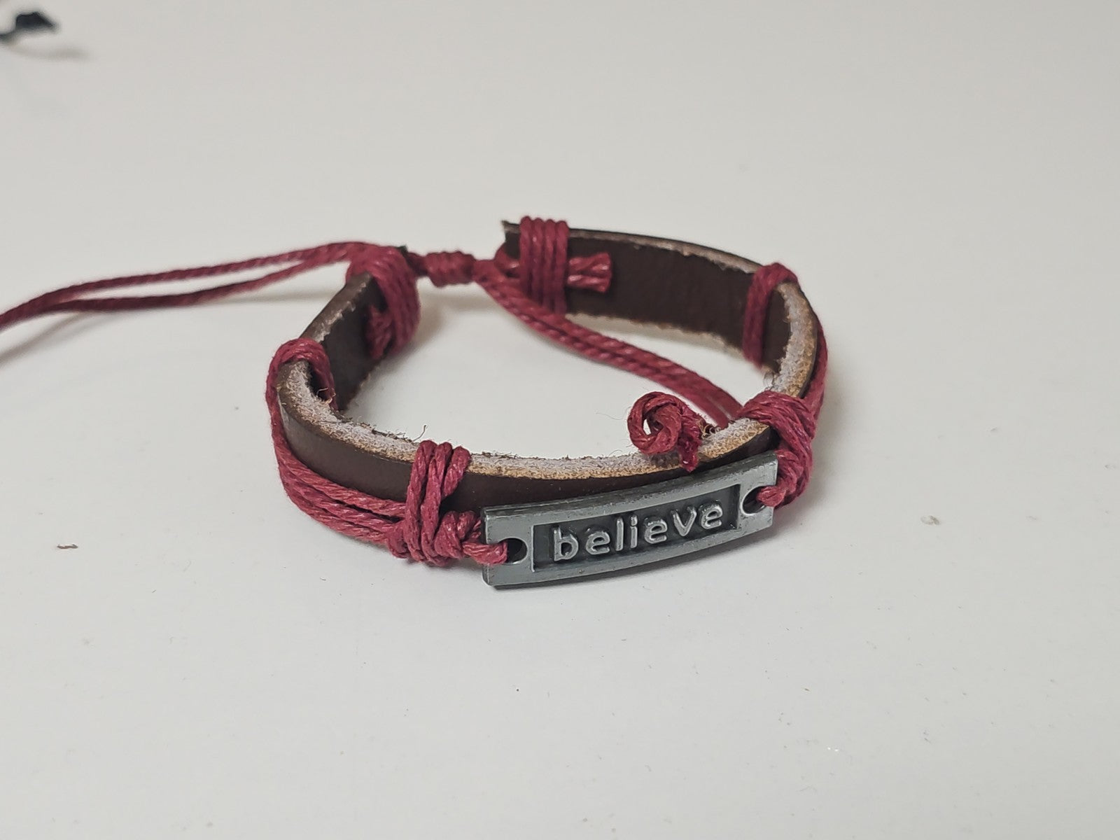 Bracelet fantaisie élégant, accessoire mode occasion, bijou tendance femme
