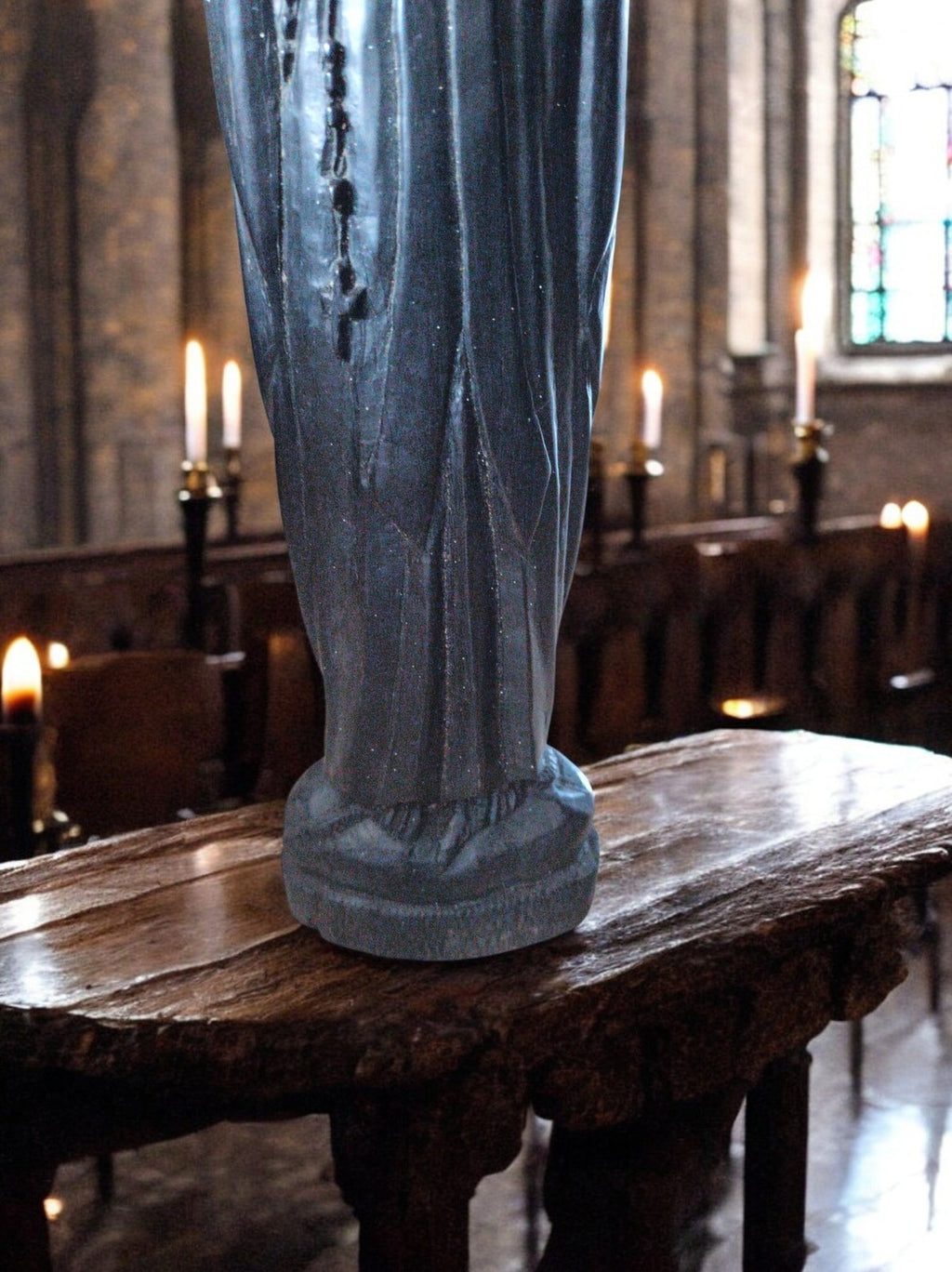 Statue Vierge Marie couronnée bois sculpté XIXe style religieux noir
