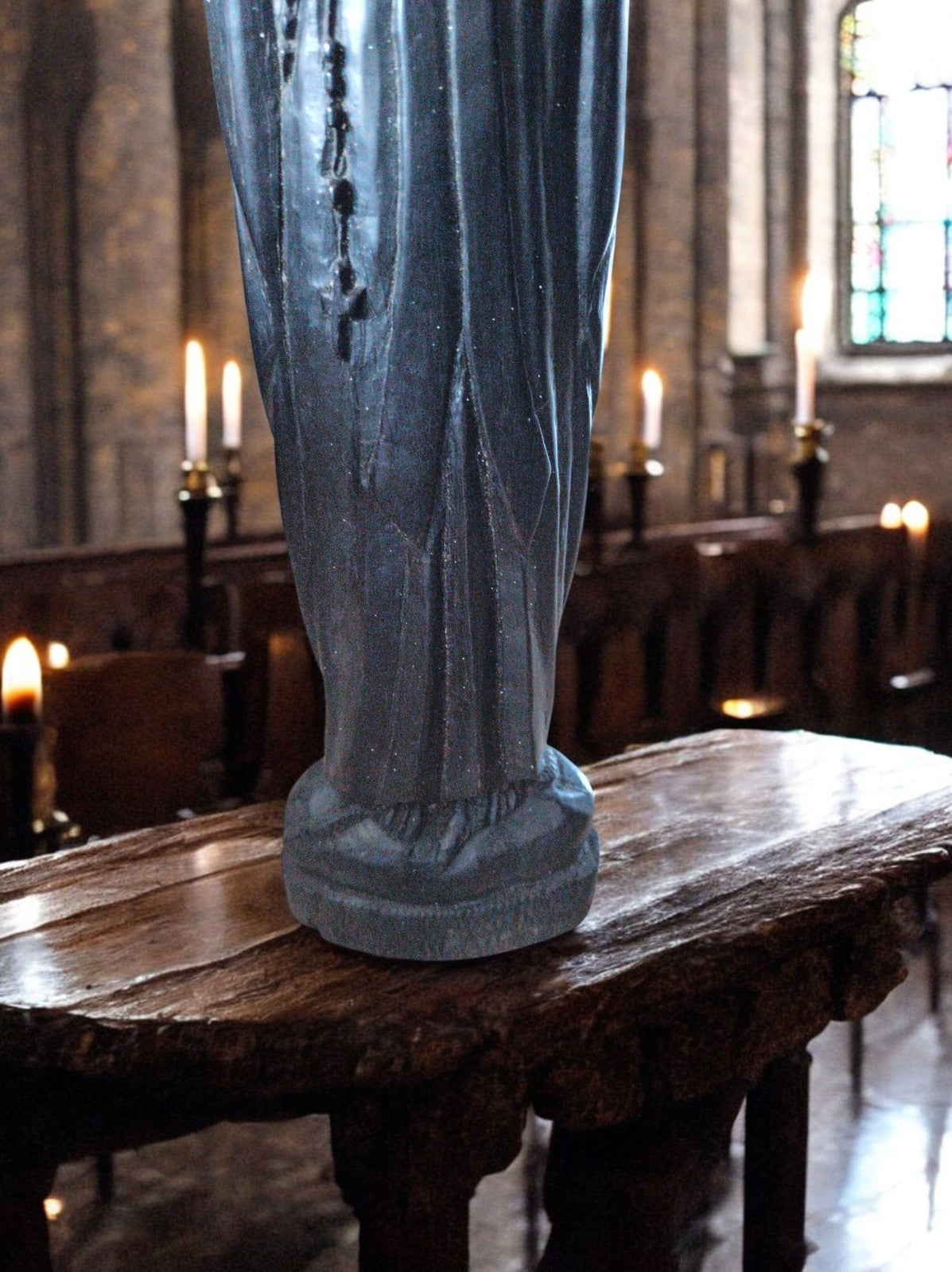 Statue Vierge Marie couronnée bois sculpté XIXe style religieux noir