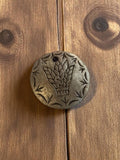 Pendentif vintage rond métal gravé 1950 motif feuillage ancien bijou